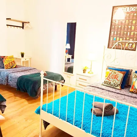 By Port Vell Hostel Barcelona