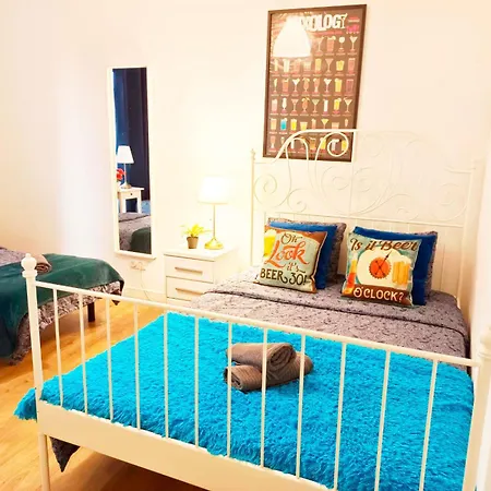 By Port Vell Hostel Barcelona